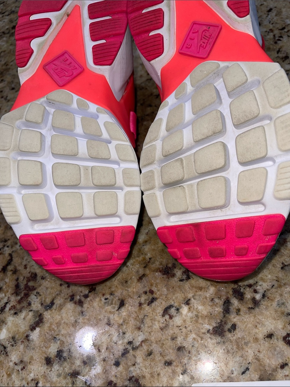 Nike Air Huarache City Low - Picture 8 of 11